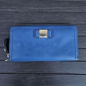COLE HAAN LEATHER BOW CONTINENTAL NAVY BLUE ZIP AROUND WALLET ORGANIZER